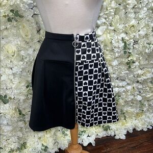 Chic Black and White Heart Pattern Skirt